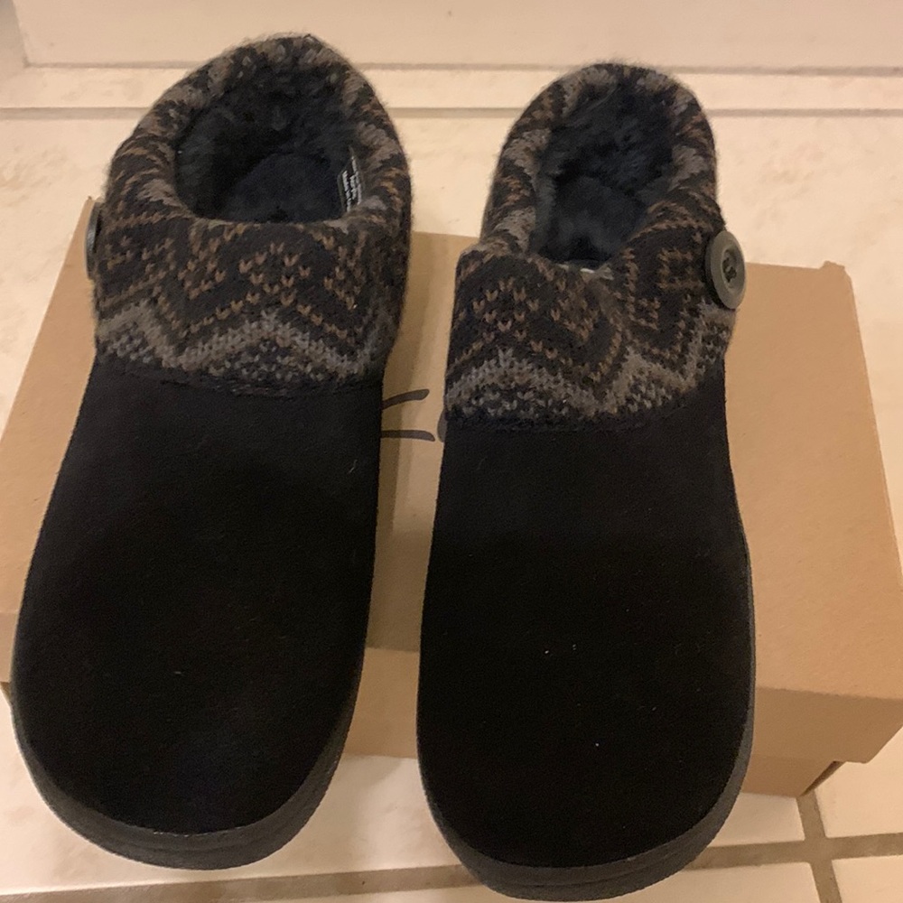 Clarks, black slippers, Size 9M, brand new